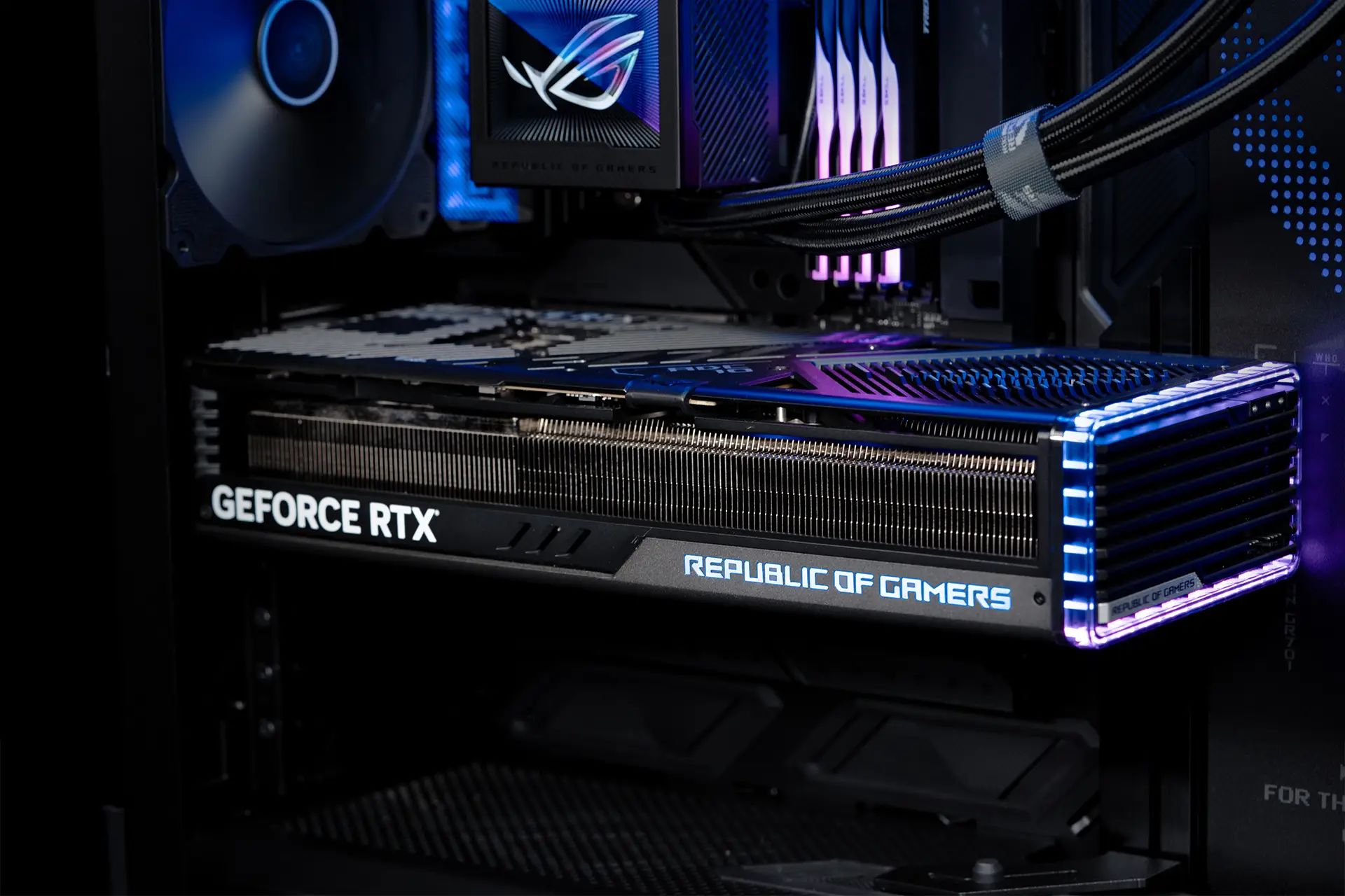 ASUS révolutionne les cartes graphiques avec la technologie BTF, adieu les câbles d'alimentation !