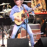 Dwight Yoakam