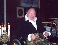 Leon Askin
