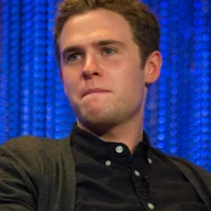 Iain De Caestecker
