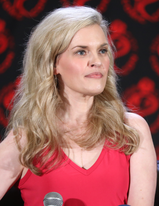 kari wahlgren