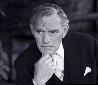 harry andrews