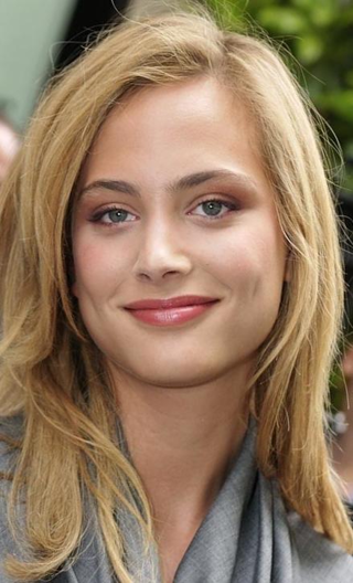 nora arnezeder