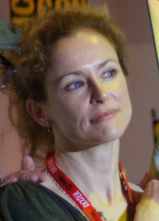 leslie hope