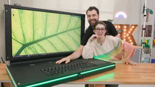 Insolite : Evan et Katelyn ont créé le plus grand ordinateur portable au monde