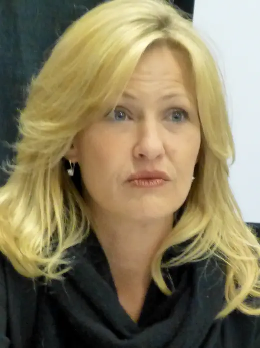 Joey Lauren Adams