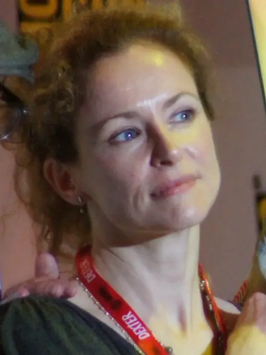 Leslie Hope