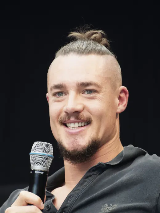 Alexander Dreymon
