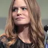 Jennifer Jason Leigh
