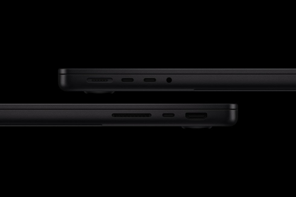 Les deux côtés du MacBook Pro 14 pouces M6 montrent ses différents connecteurs.